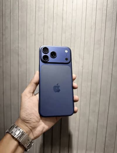 iPhone 17 pro max ( complete box )