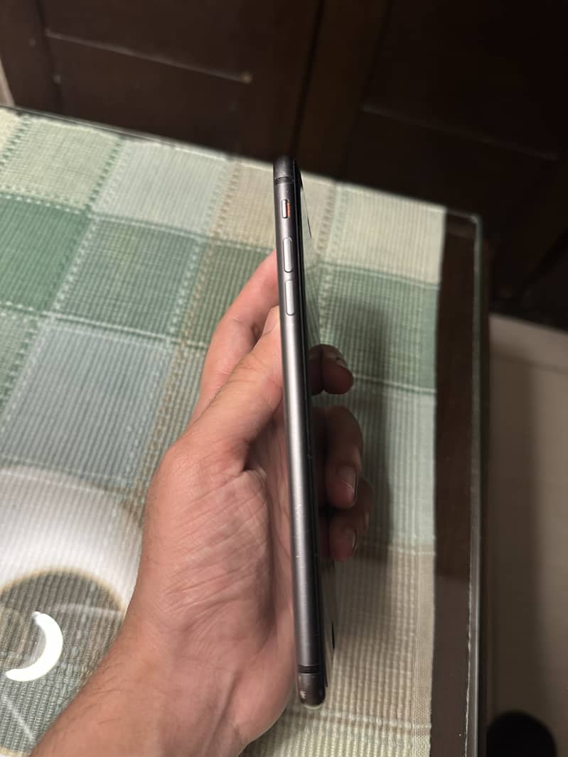 Apple iPhone 8 Plus 1