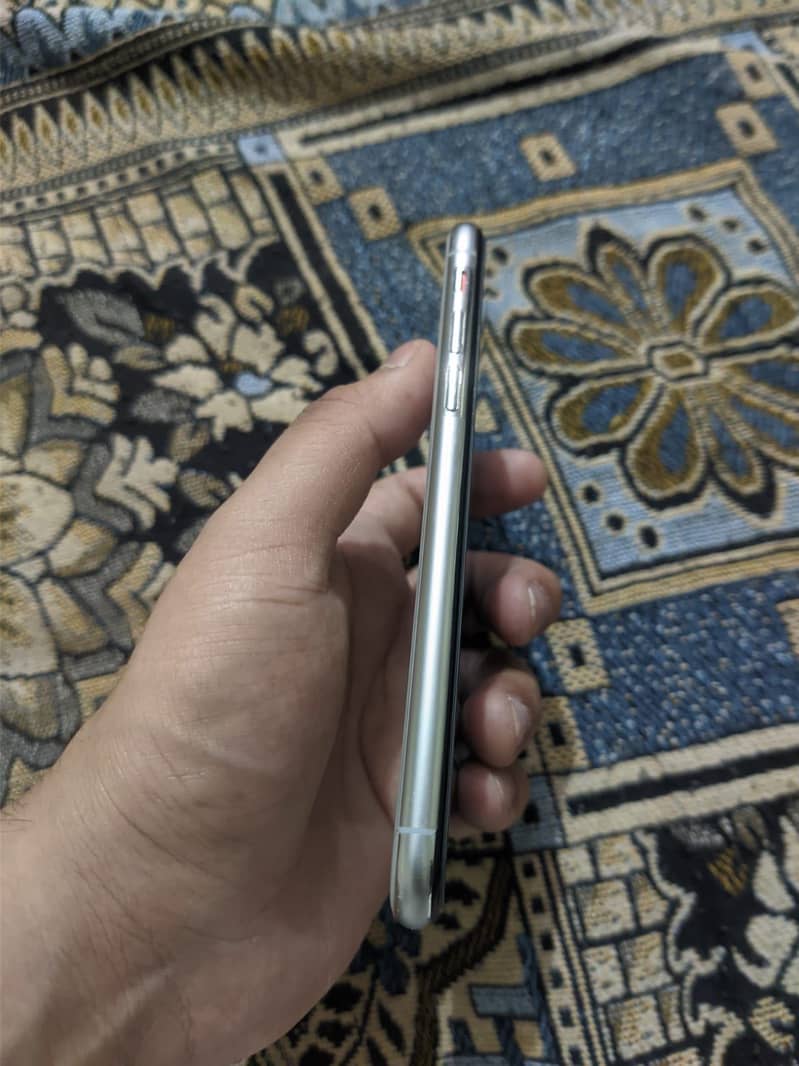 Apple iPhone X 0