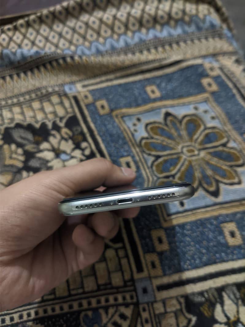 Apple iPhone X 3