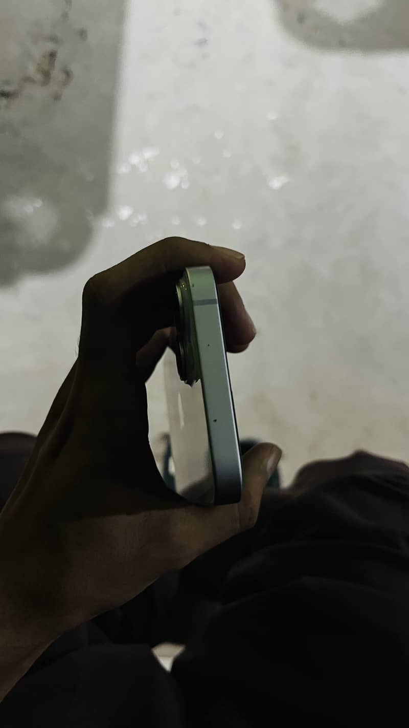 Apple iPhone 14 4