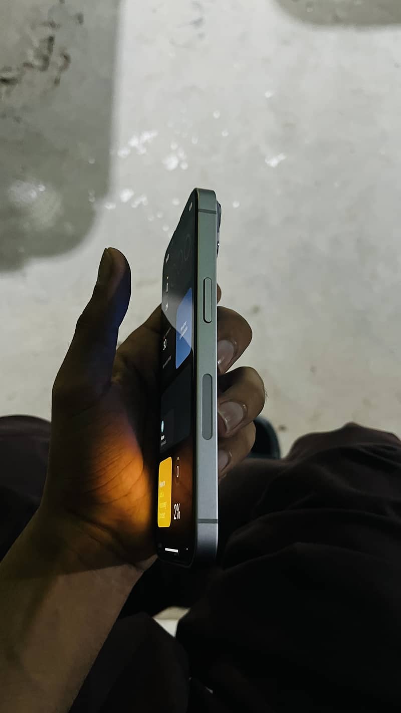 Apple iPhone 14 6