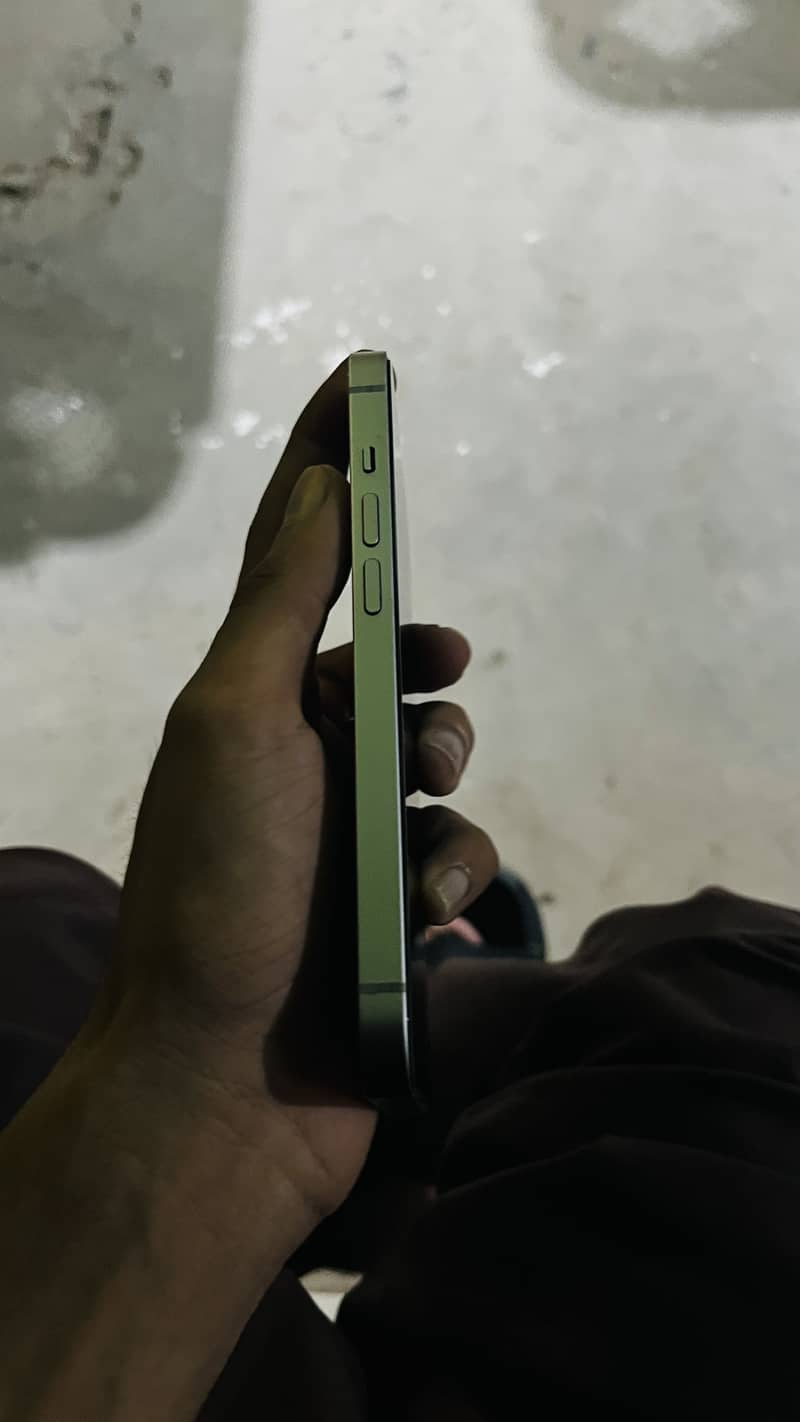 Apple iPhone 14 7