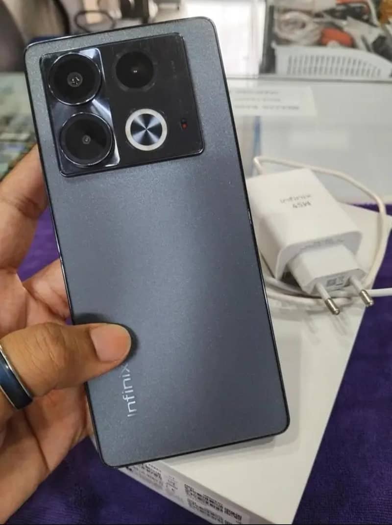 Infinix Note 40 0