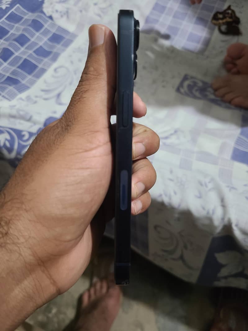 Apple iPhone 13 3