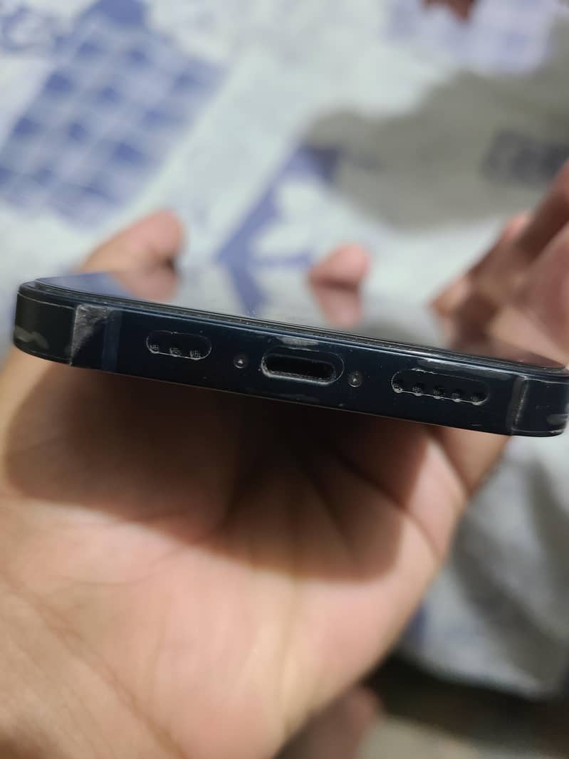 Apple iPhone 13 6