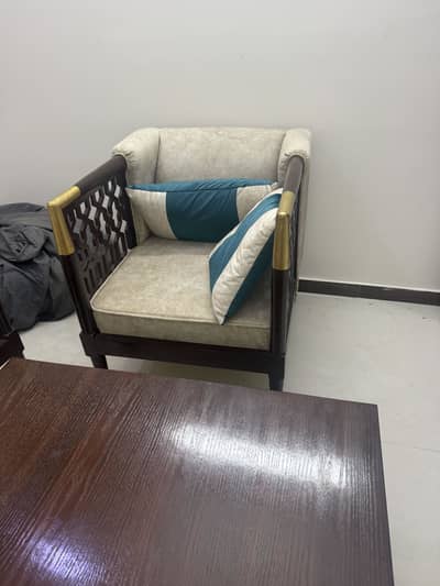 5 seats Habitt new sofa set with Ash brown table + extra pillows