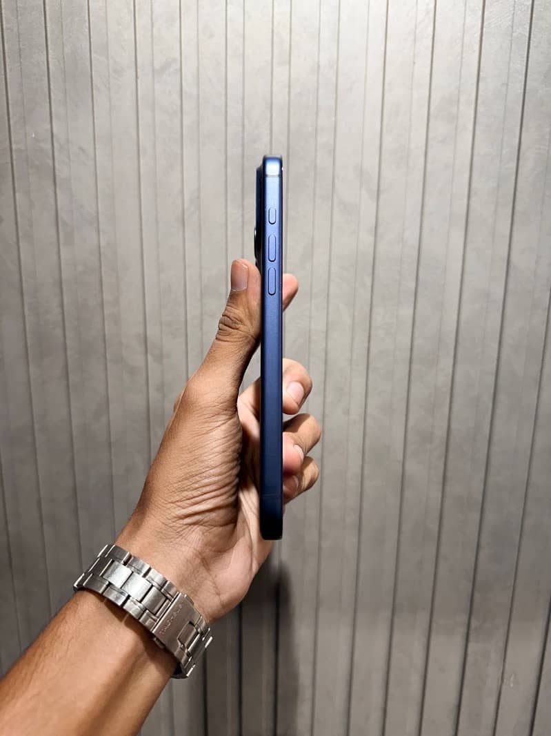 iPhone 17 Pro Max 3