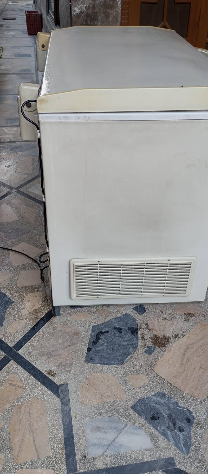 Waves deep freezer 1