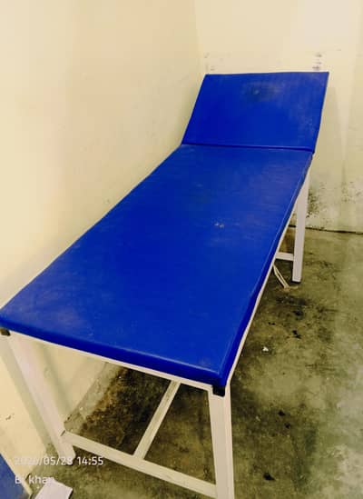 2 bed  1 drip stand