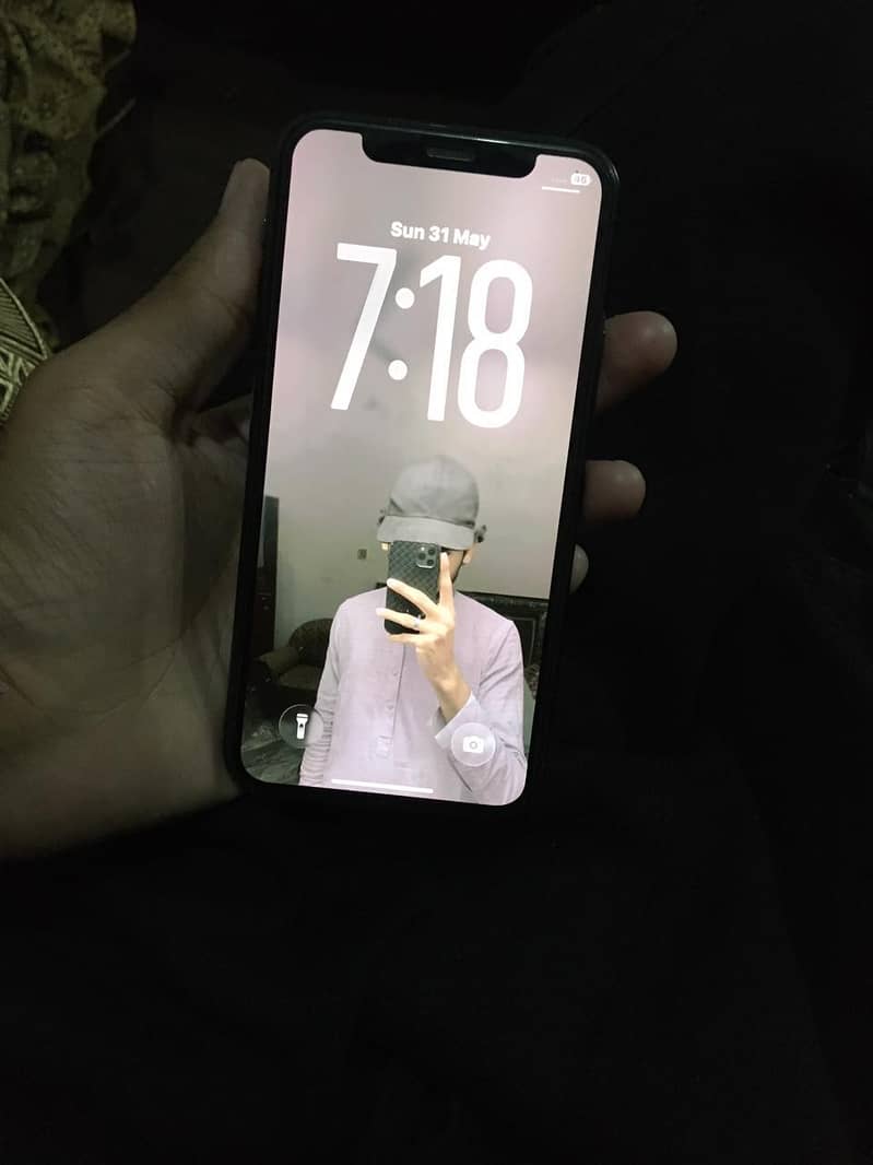 Apple iPhone 11 Pro 1