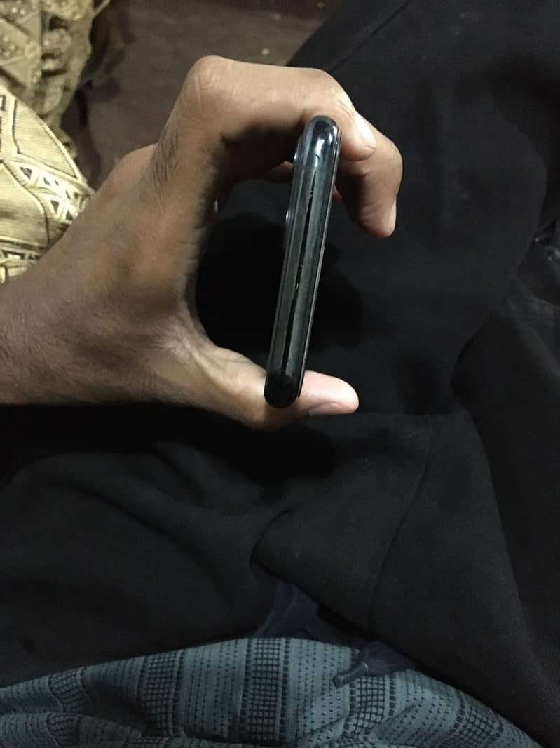 Apple iPhone 11 Pro 2