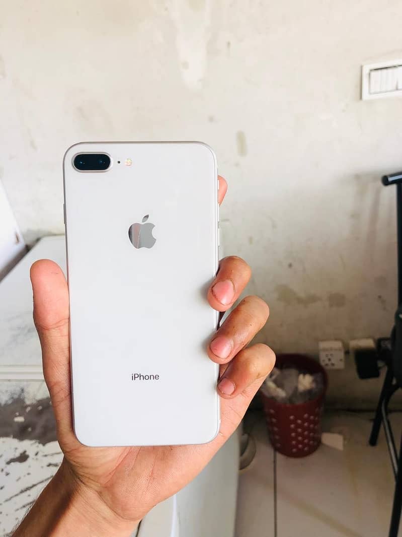 Apple iPhone 8 Plus 2