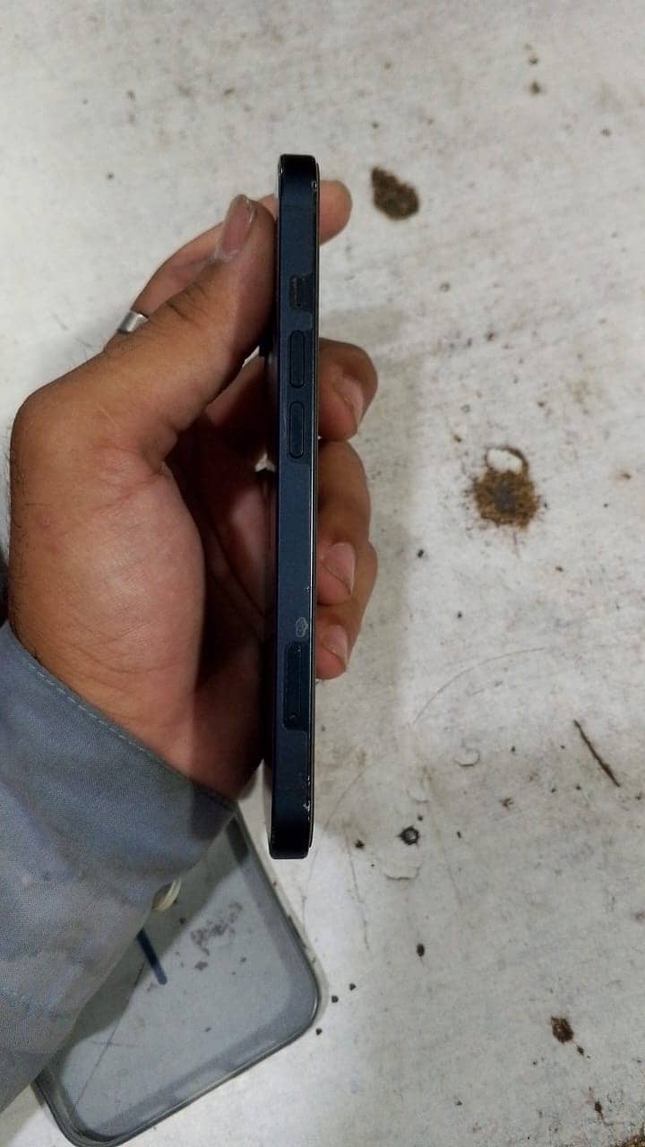 Apple iPhone 13 1