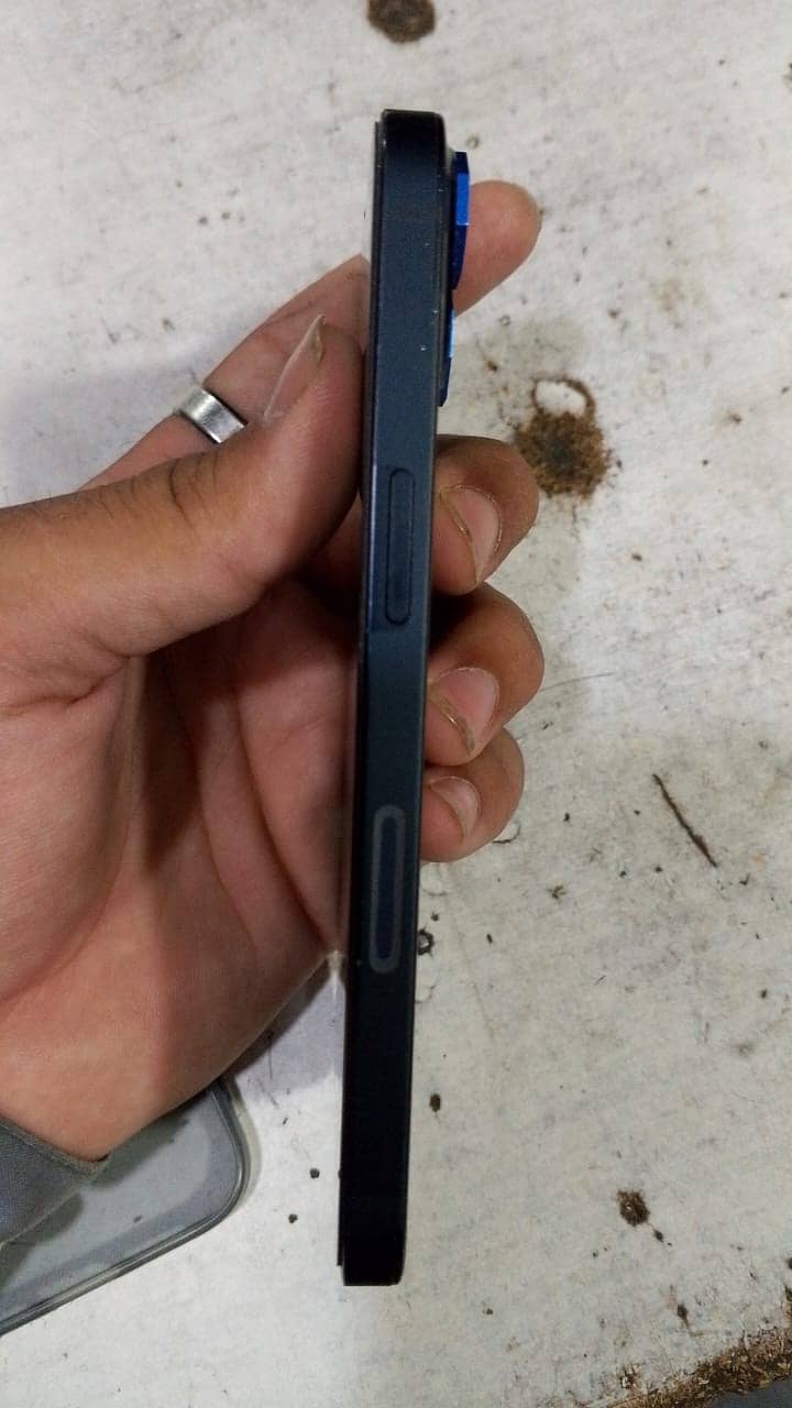 Apple iPhone 13 3