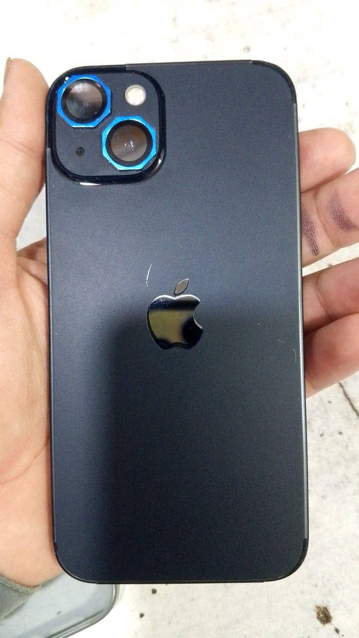 Apple iPhone 13 4