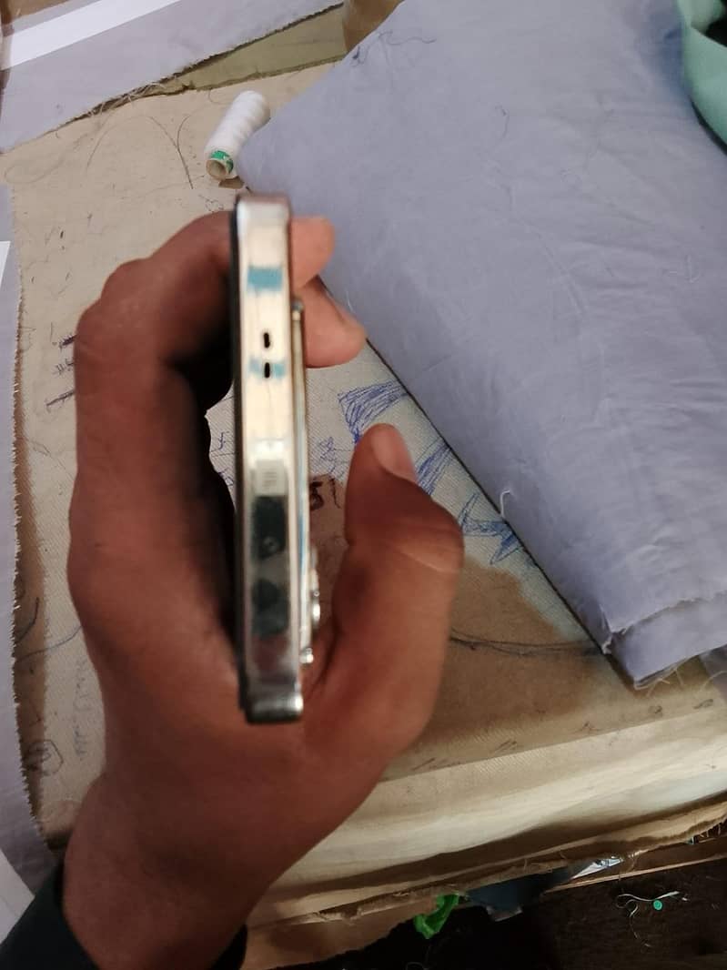 Infinix Note 40 4