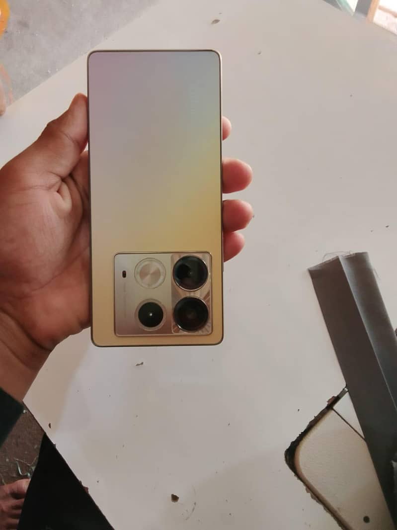 Infinix Note 40 7
