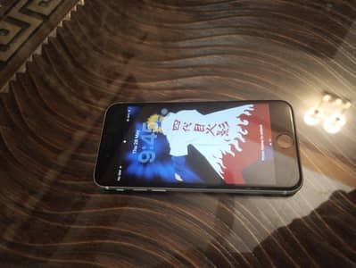 Apple iPhone SE