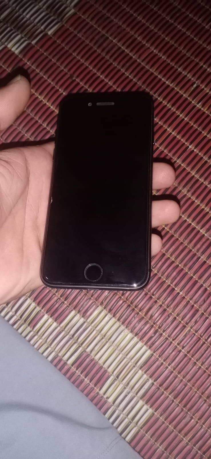 Apple iPhone 8 1