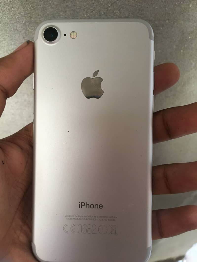 Apple iPhone 7. 1