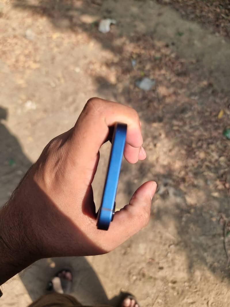 Apple iPhone 12 5