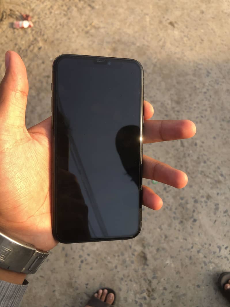 Apple iPhone 11 Pro 2