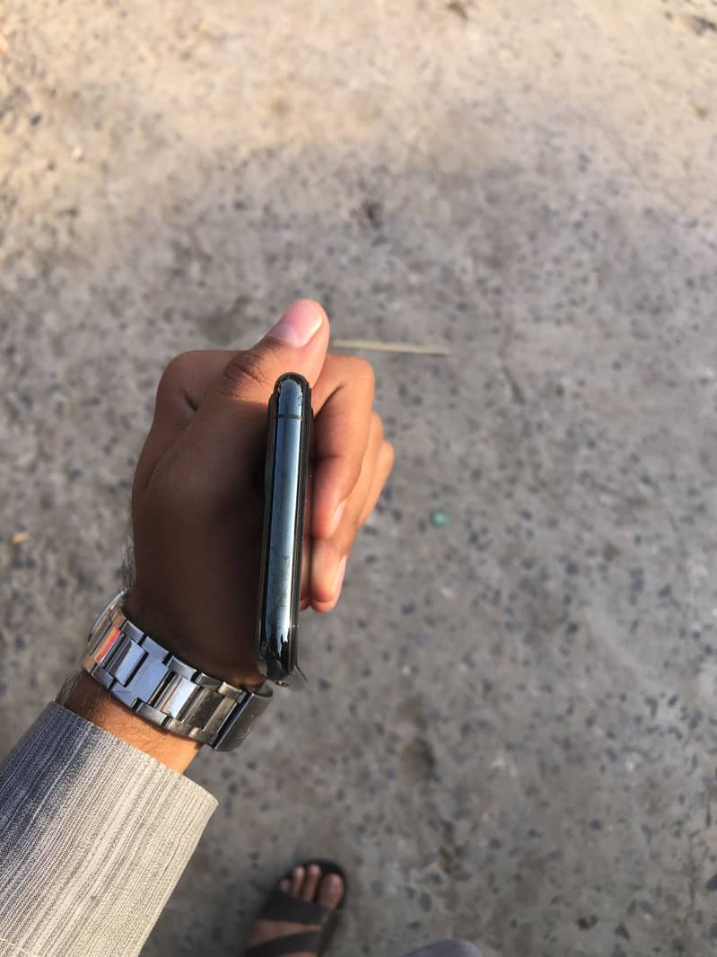 Apple iPhone 11 Pro 3