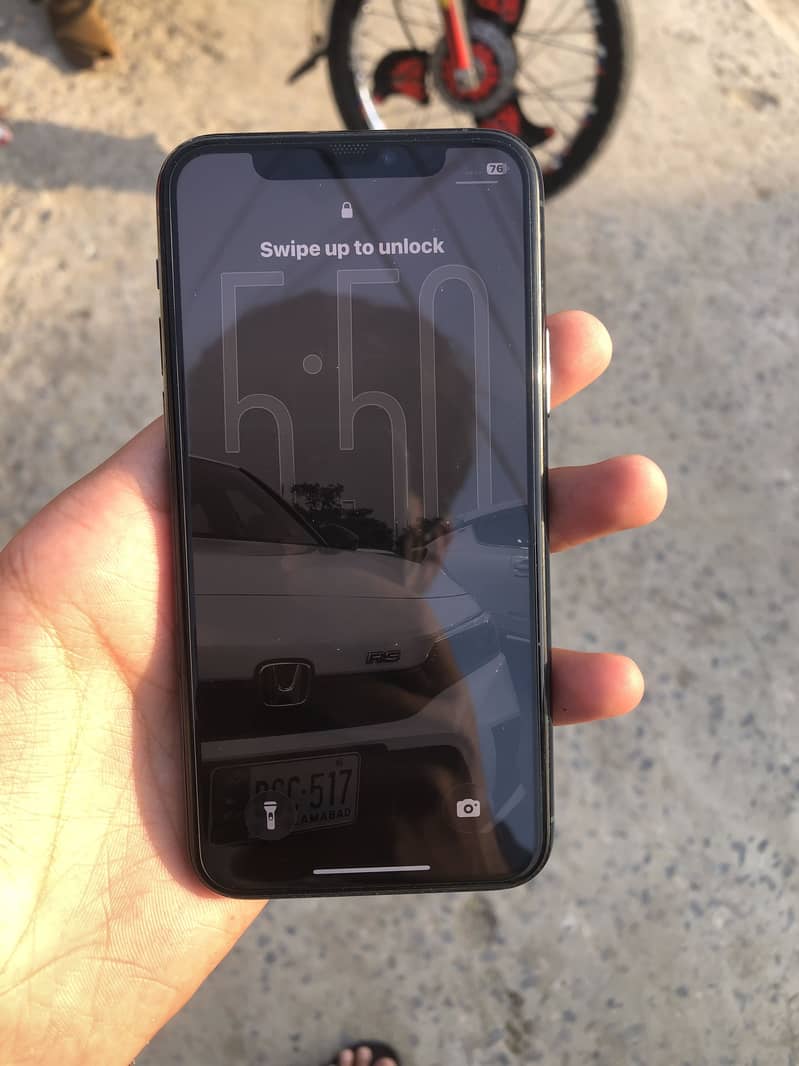 Apple iPhone 11 Pro 4