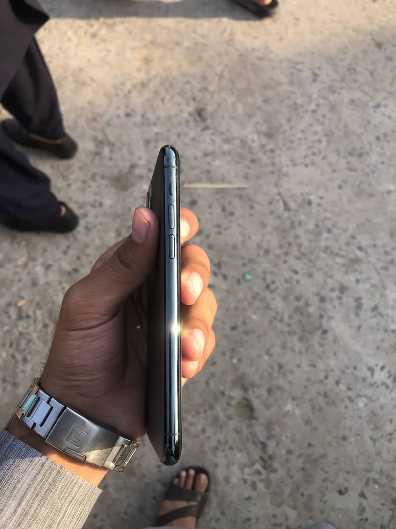 Apple iPhone 11 Pro 5