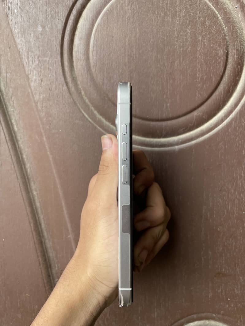 iPhone 15 pro 2