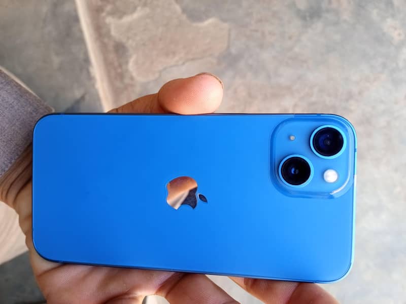 Apple iPhone 13 7