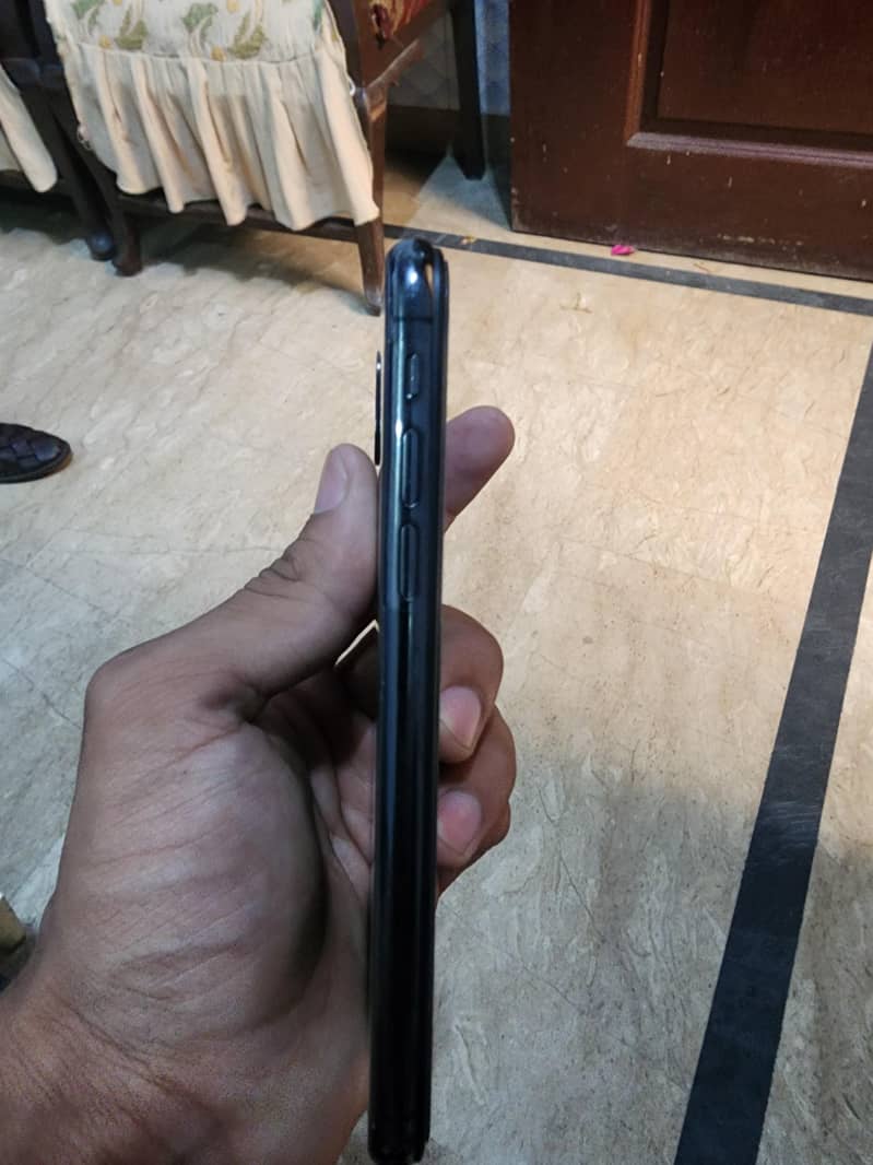 Apple iPhone X 3