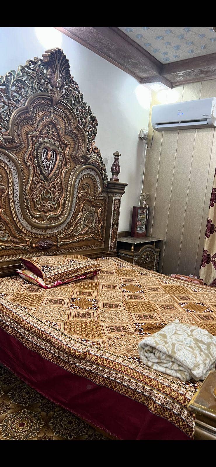 bed complete  set good Condition 1