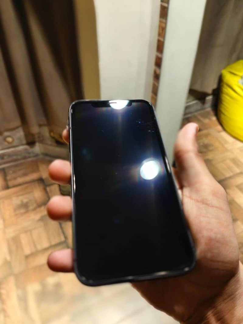iPhone 11 0