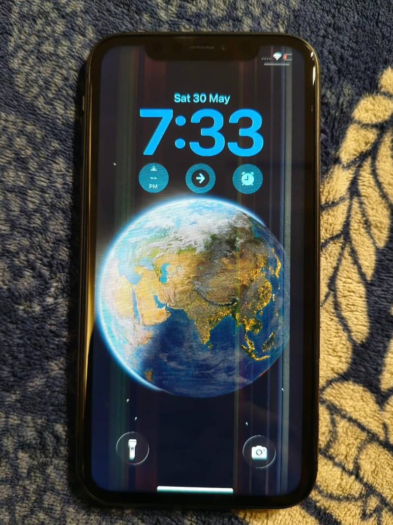 iPhone 11 4