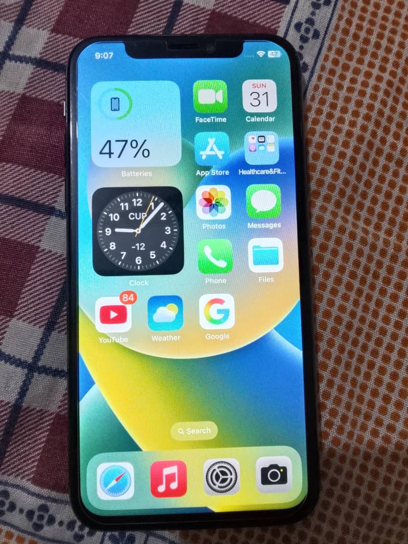Apple iPhone X 4