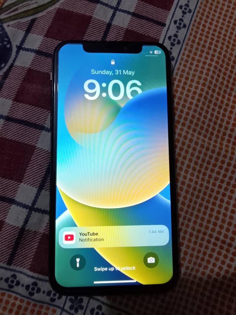 Apple iPhone X 5