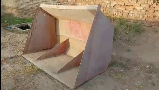 Tractor loader bucket (Dolly)
