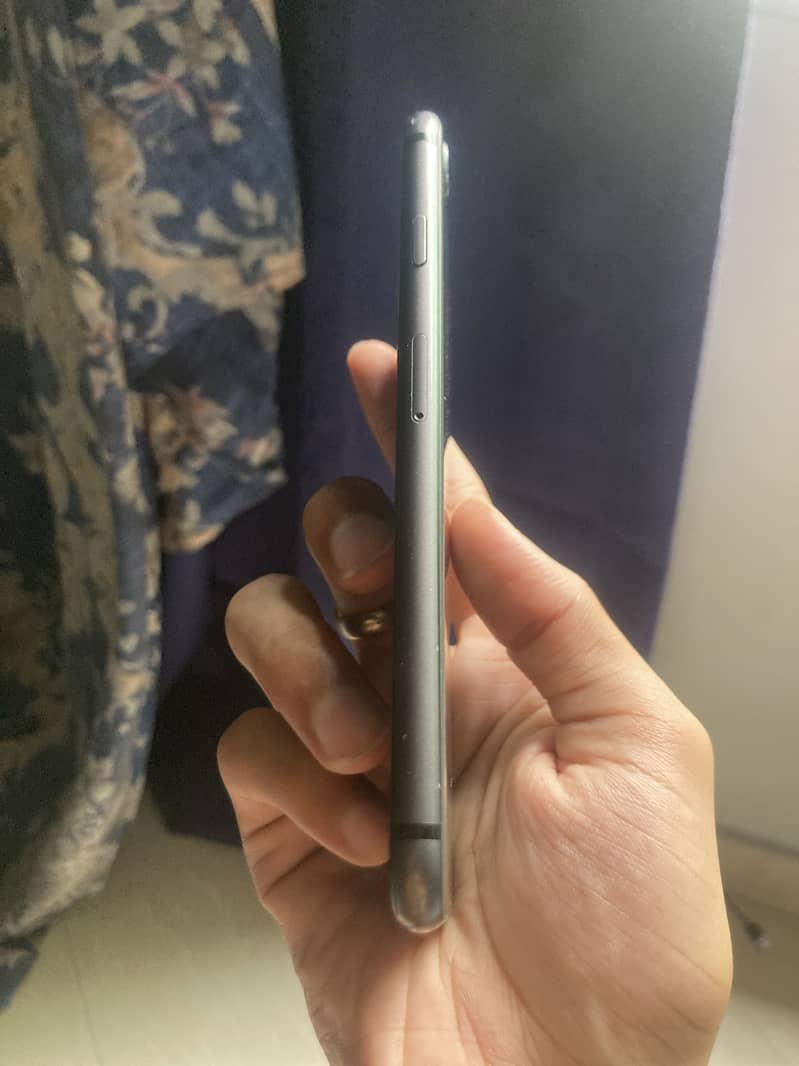 Apple iPhone 8 1