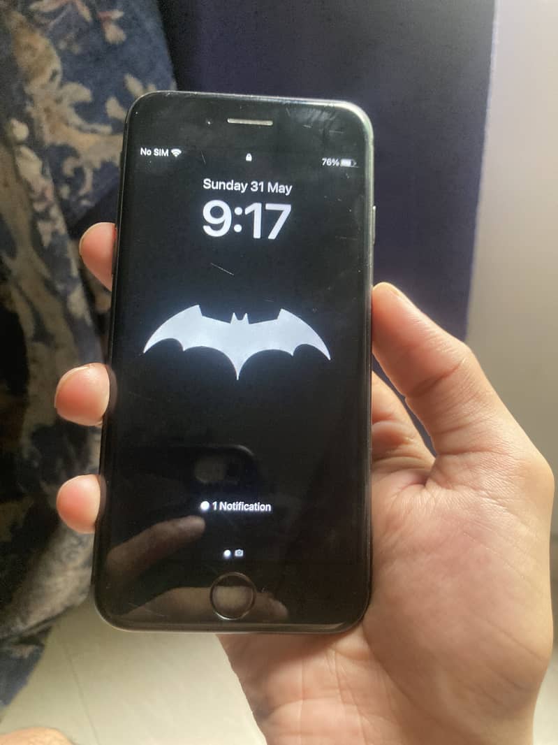 Apple iPhone 8 3
