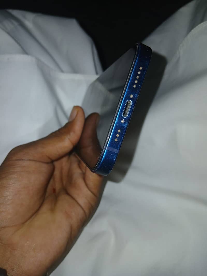 Apple iPhone 12 1