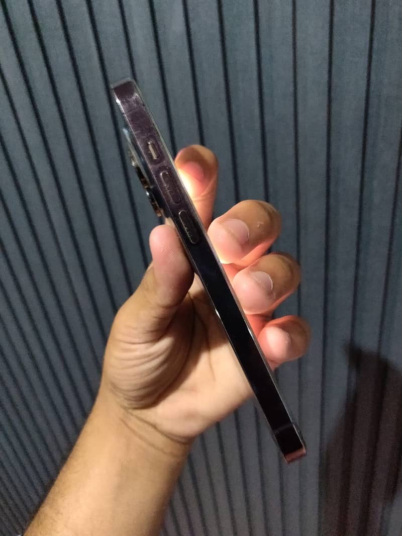 Apple iPhone 14 Pro 2