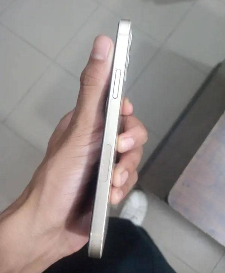 Apple iPhone 12 3
