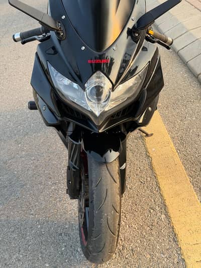 Heavy sports Bike Suzuki GSXR-750 in mint condition!!