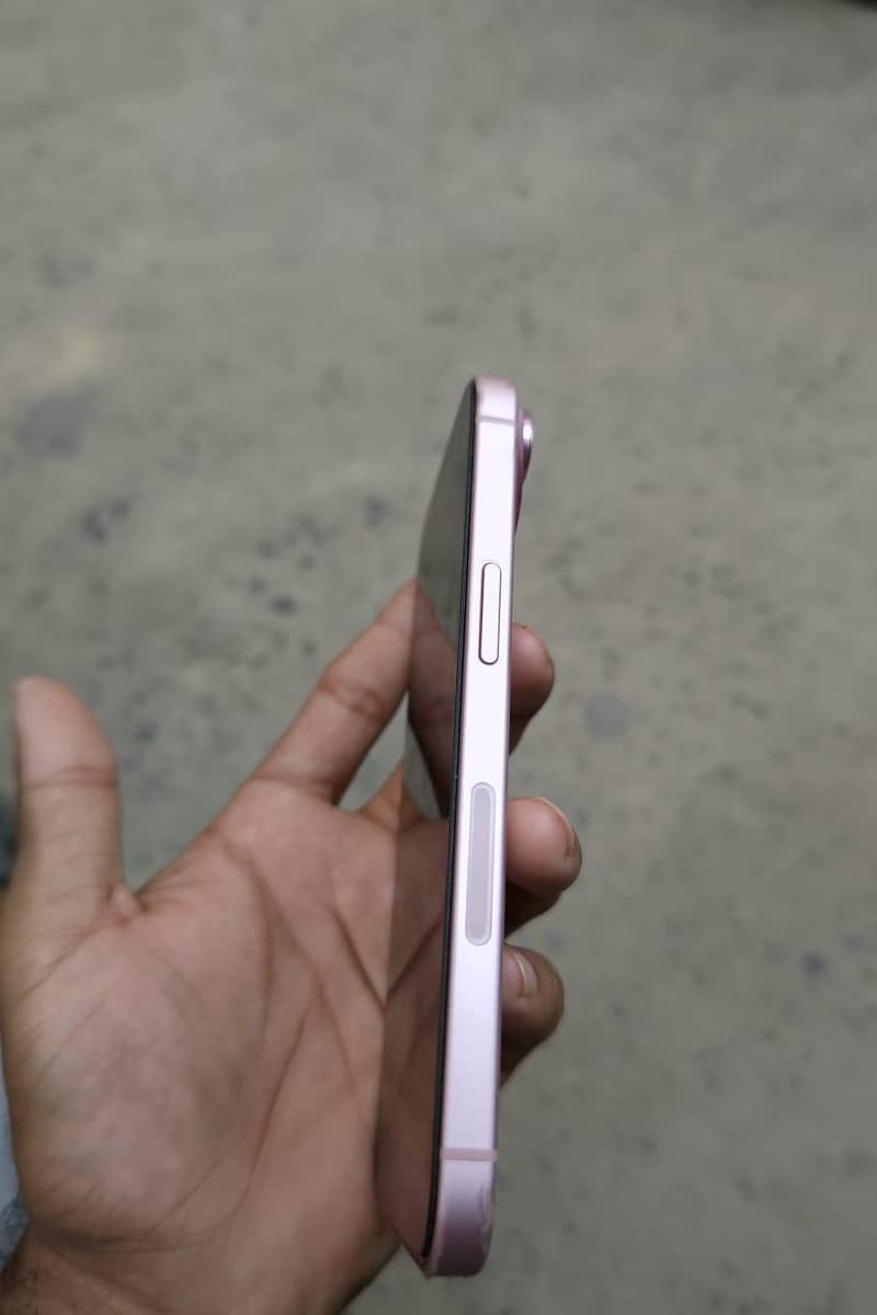 Apple iPhone 15 2