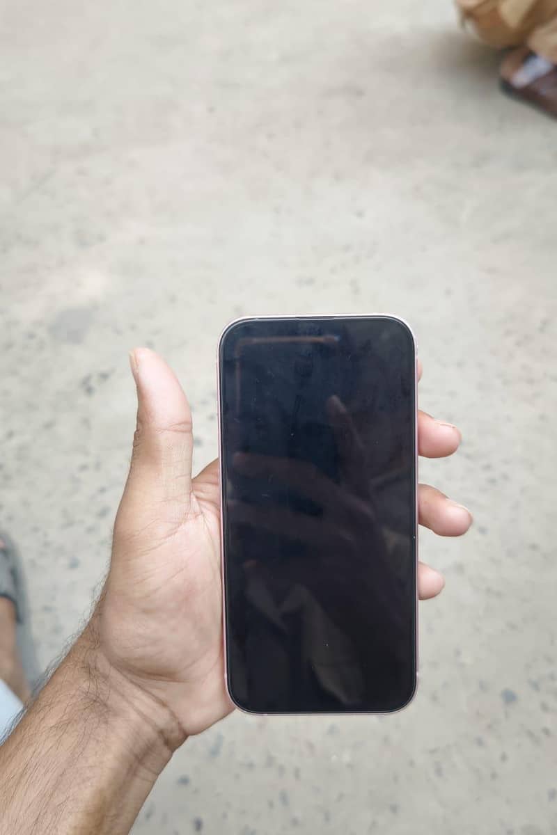 Apple iPhone 15 3