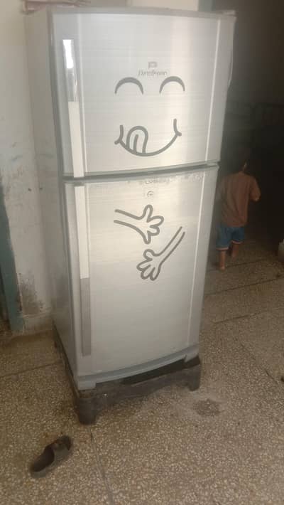Dawlance fridge available for sale