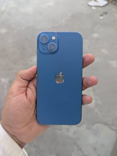 Apple iPhone 13