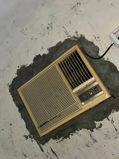 General window Ac  1.5 ton